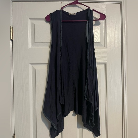 Altar'd State Tops - Altar'd State Grey Blue Sleeveless Shaw